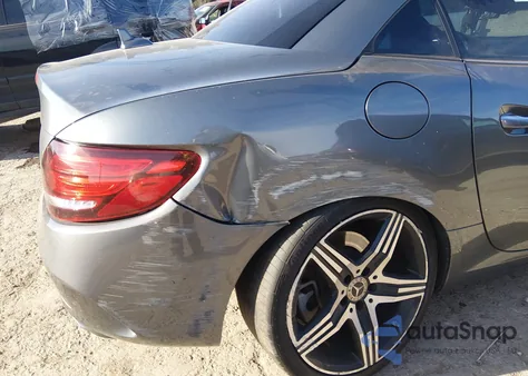 2020 Mercedes-Benz Slc 300 z USA, uszkodzony, nr VIN W1KPK3JA7LF172907